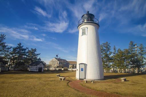 lighthouse-plum-island